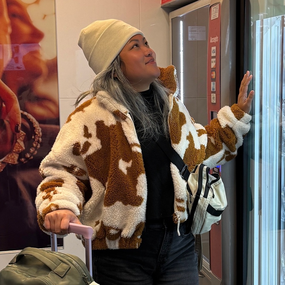 Urban Outfitters Brown and White Teddy fleece cow print Jacket M euc